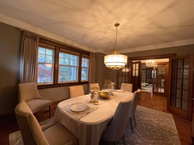 Luxury Toronto Mansion Retreat in Prestigious Area gallery image 5