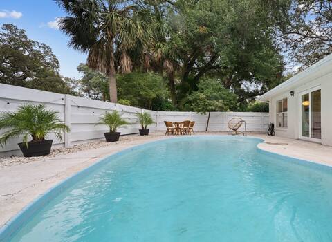 Duplex Oasis with Heated Private Pool Pet-Friendly