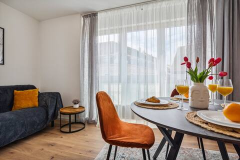Comfort apartment: up to 5 people - parking - close to the city center