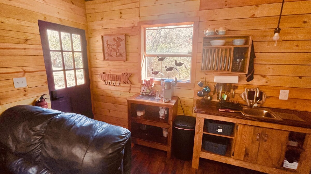 Popular Airbnb listing: Adventure Life Cabins in Cleveland