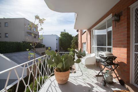 Sun-drenched glam in South Yarra