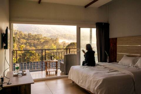 Mountain View AC Suite with Pool