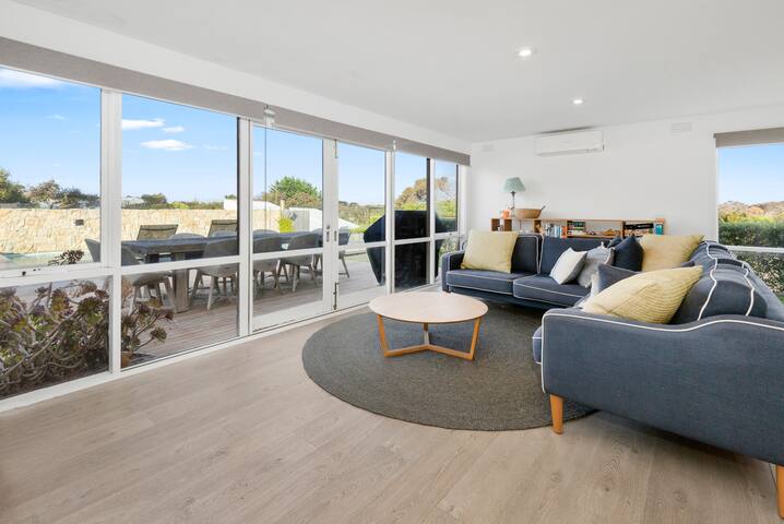 W on Ti-Tree by the Ocean gallery image 5