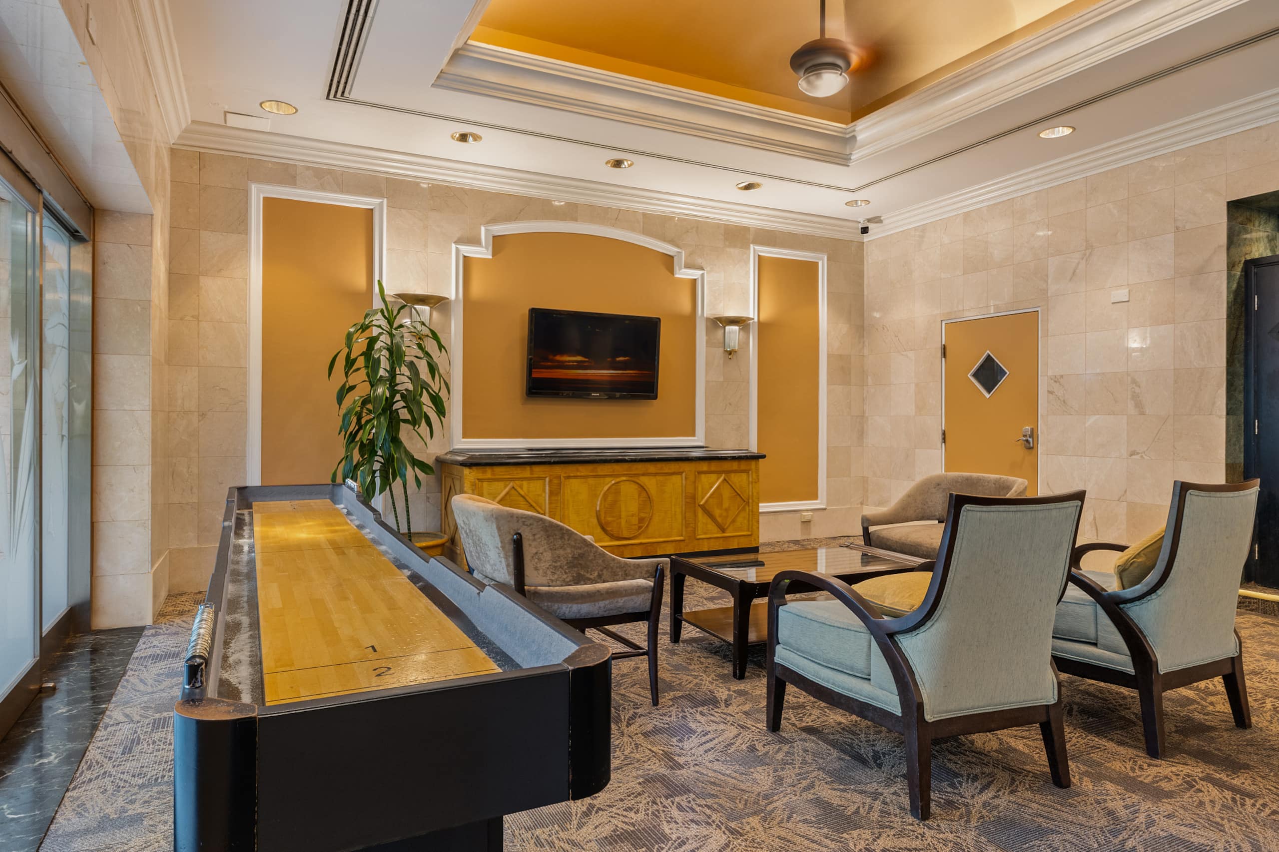 Modern Oasis with Great Canal Mountain View - Image 47