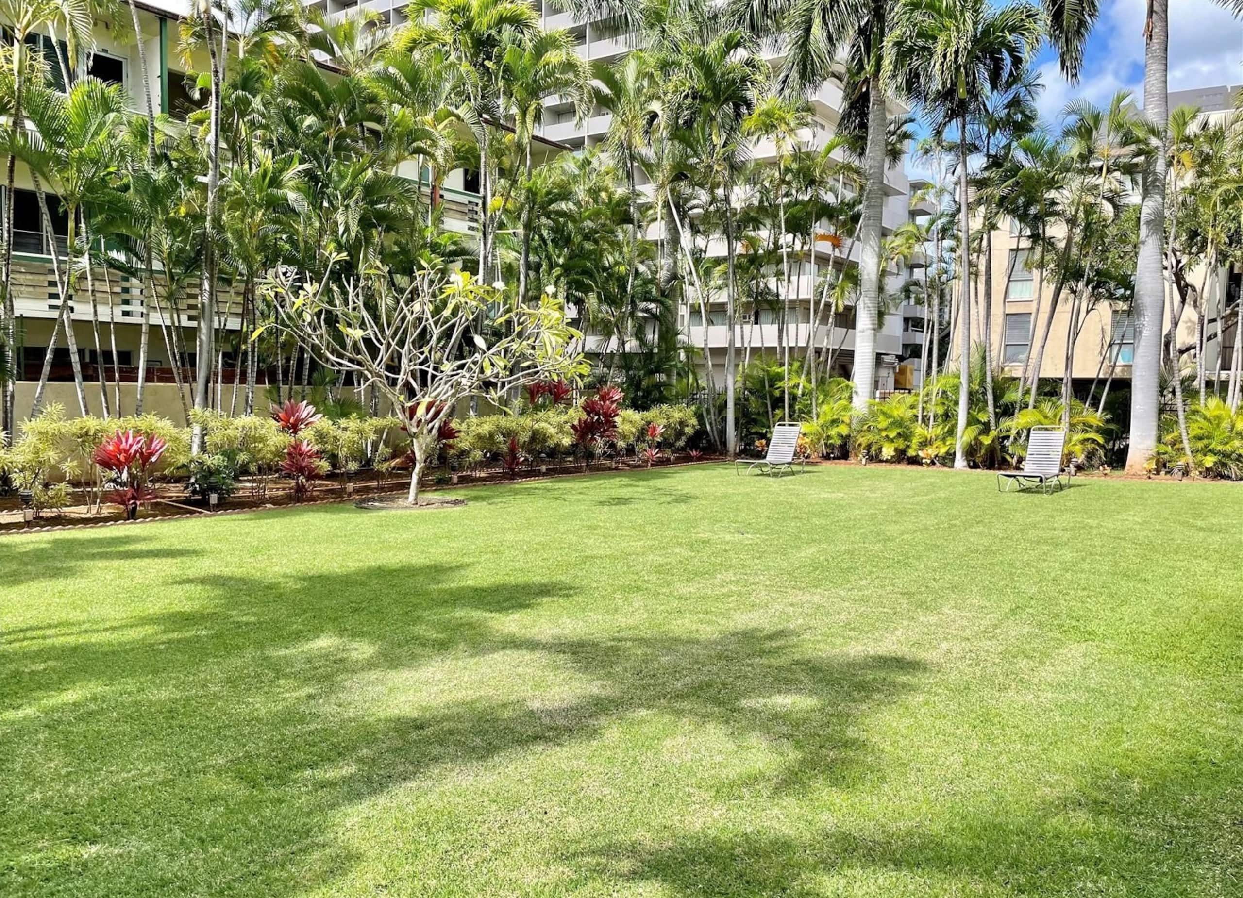 Modern Oasis with Great Canal Mountain View - Image 42