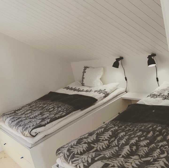 ห้องนอนแรกบนชั้นบน