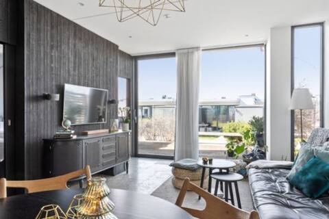 Exclusive home on floor