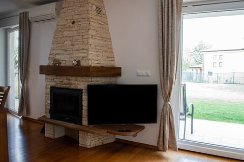 Top performing Airbnb: Apartments Villa Sotlar Ground floor -apartma Hana in Čepljani