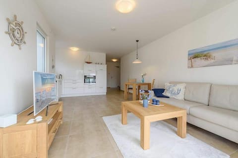 Top performing Airbnb: ٤Sweet Spot٤ Spacious-King Bed-Disney + Parking in Scharbeutz