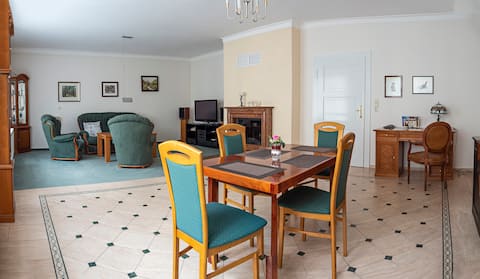 Erfolgreiche Airbnb-Immobilie: Krebs I apartment in the center of Görlitz in Görlitz
