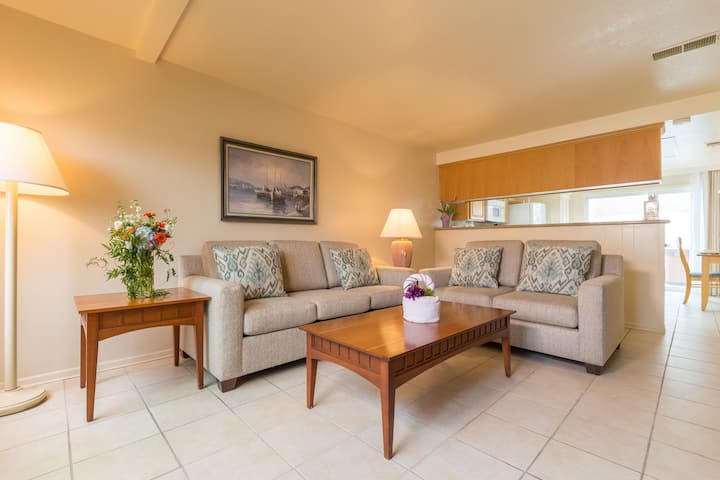 2br 400 Ft From Beach, Prime Location - Oxnard, CA