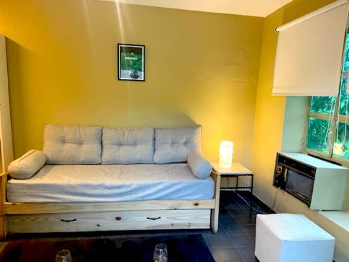 חדר אופציונלי לאורחים 7 ו -8.

בחדר יש שחור, מיזוג אוויר ומטבחון.

חדר אורחים-------------------- אופציונלי.

בחדר יש בלאק אאוט ומיזוג אוויר.

