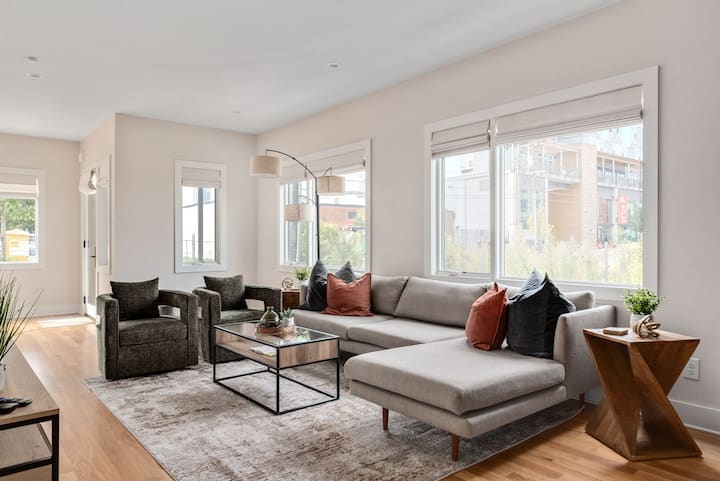 Modern Luxury Downtown Retreat - Durham, NC