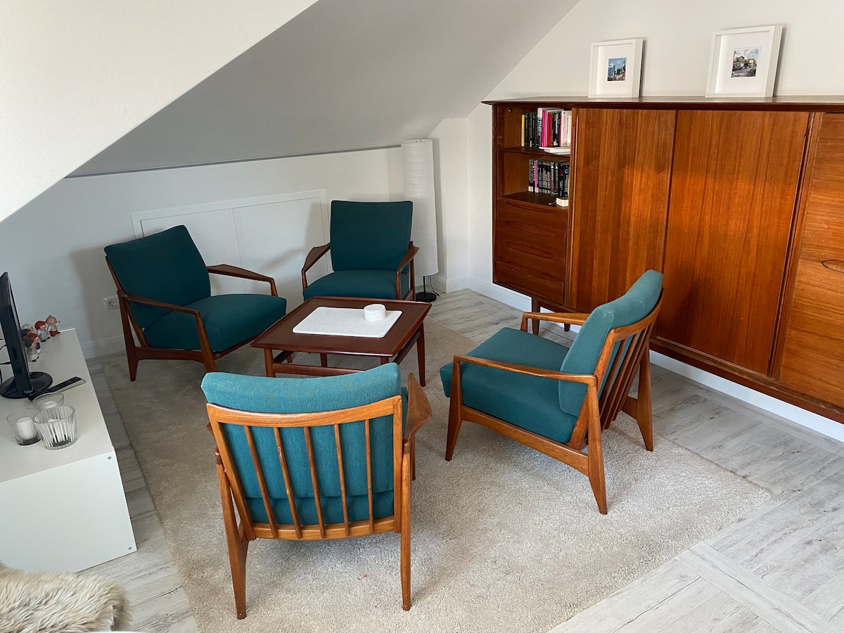 Top performing Airbnb: Cozy attic apartment in a city villa in Blankenese