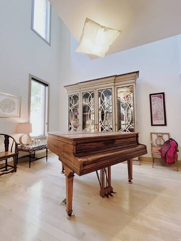 Luxe 4/5 w/parking – Golden Triangle/Civic Center! gallery image 3