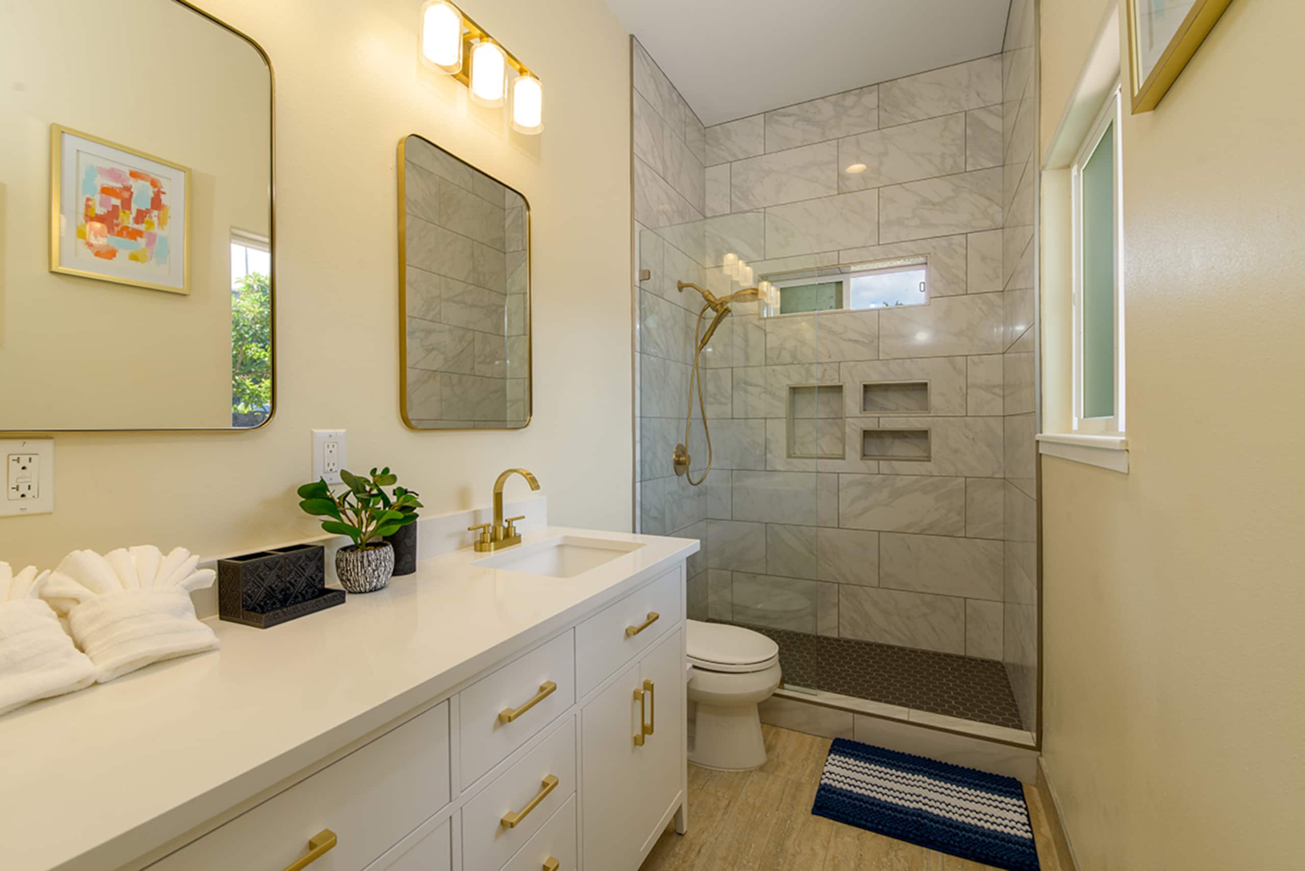 Home in Kailua-Kona · ★4.93 · 4 bedrooms · 5 beds · 4.5 private baths - Image 19