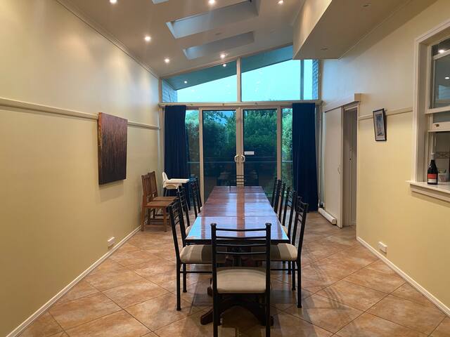 Banks at Queenscliff gallery image 4