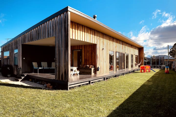 Salt – Family Friendly, Close to The Beach