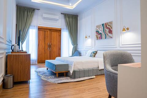 Zav Villa