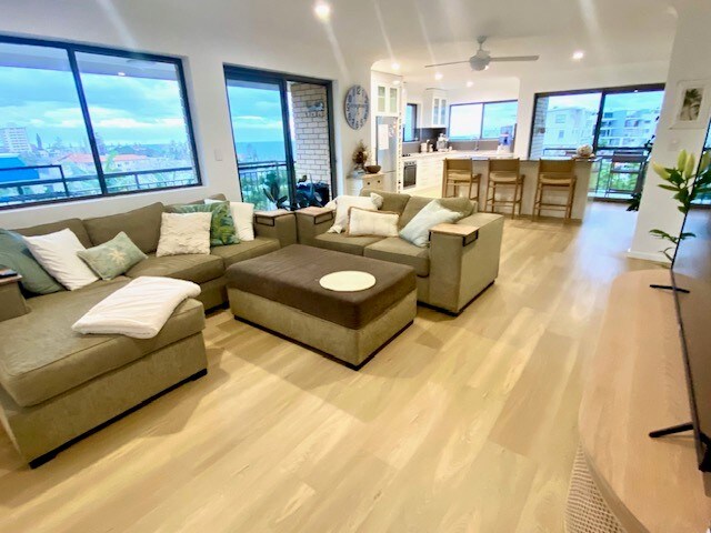 Top Airbnb: Kings Beach Ocean View Apartment in Kings Beach