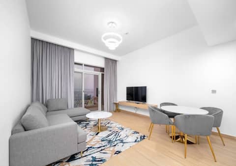 Top Airbnb: Comfortable 2-Bedroom Stay in Dubai 21.1 in Al Satwa
