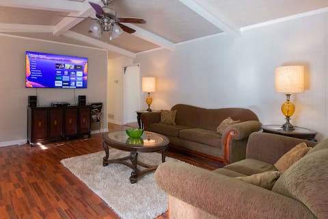 Successful Airbnb property: 3BR Family Home-King Bed and Pool Near Six Flags! in Mableton