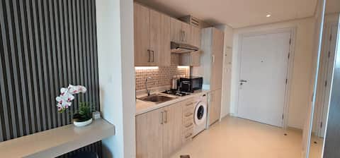 Top Airbnb: Stylish, Palm Jumeirah Apartment with Sea View in Dubai