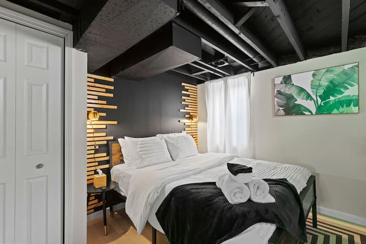 Двойна спалня в завършено мазе