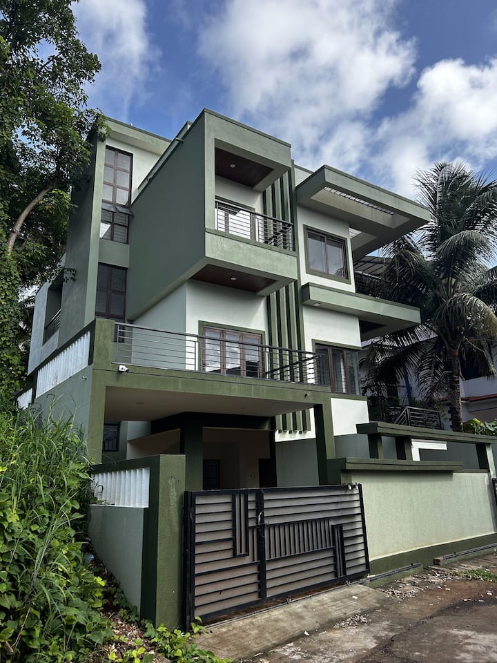 Exterior image 1