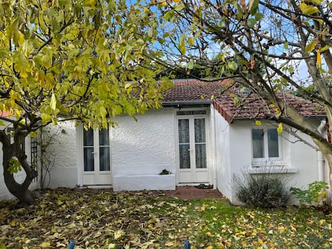 Successful Airbnb property: dollhouse in the city center in Yvelines