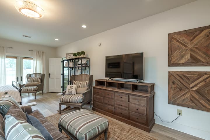 Relax In This Serene Environment, Golf Course View - Lake Oconee, GA