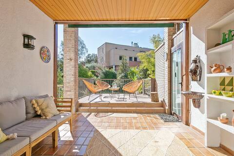 Private apartment with shared pool UAB
