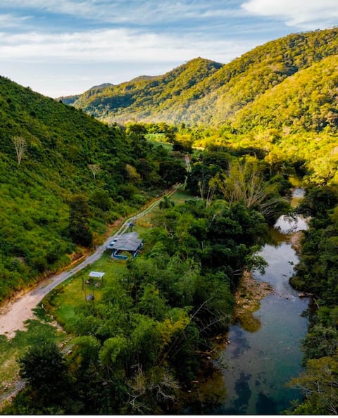 Casa Beira do Rio Salobra-Bodoquena-Águas do Canaã