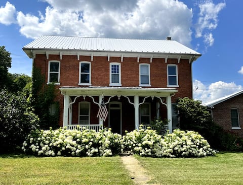 Country Farmhouse close to PSU