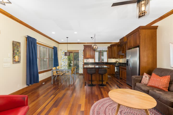 Condo In The Heart Of Douglas - Saugatuck, MI