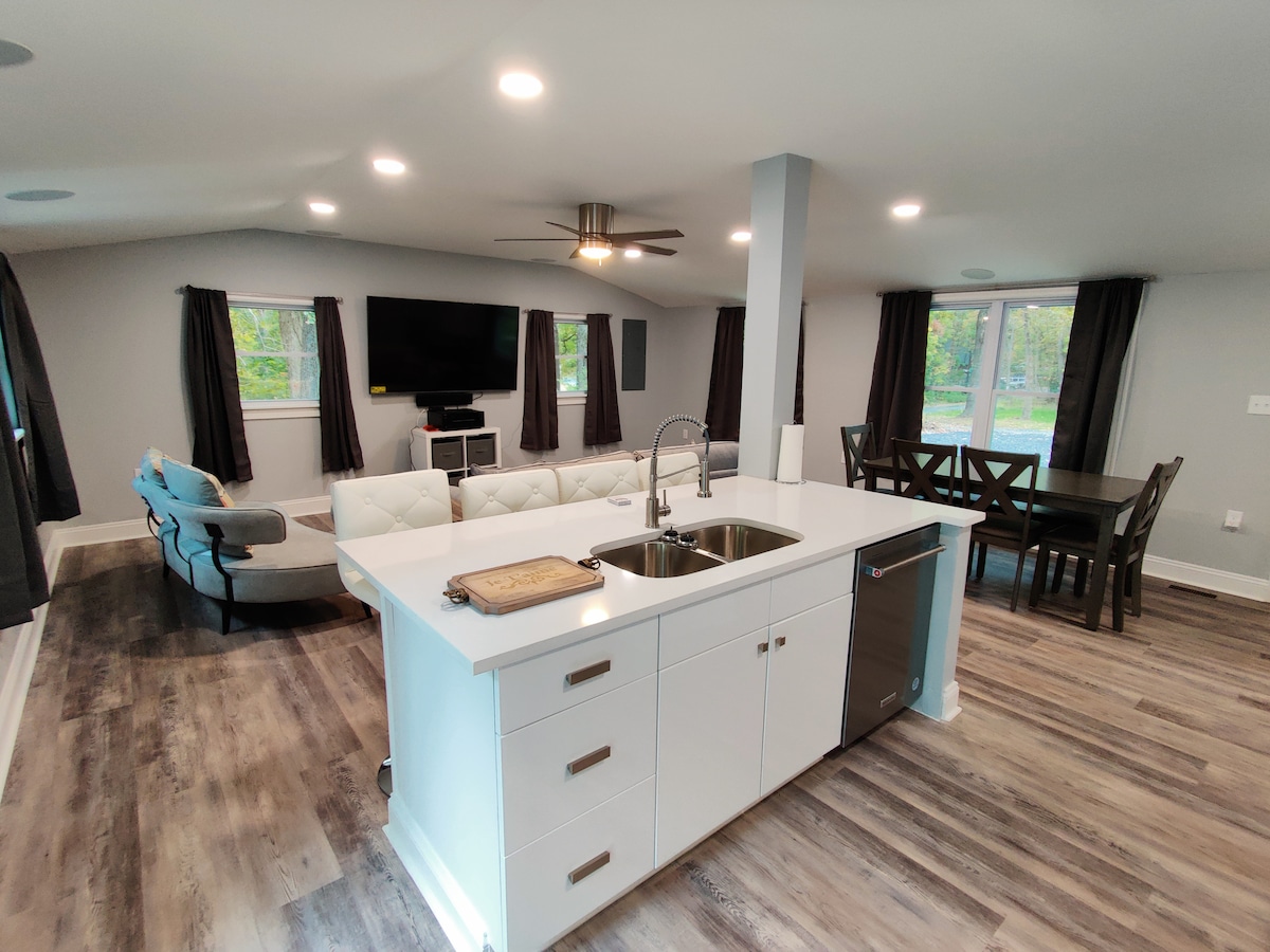 3 Bed Harpers Ferry Mountain Creekside Getaway Houses for Rent in