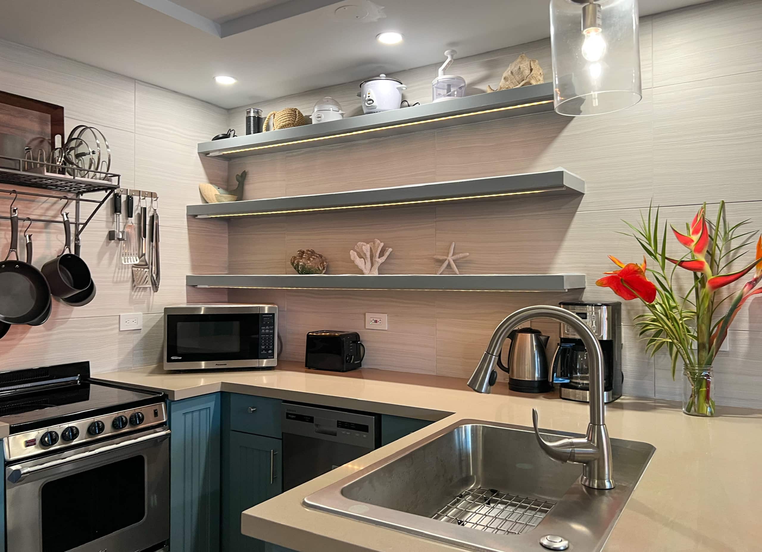 Condo in Kihei · ★4.95 · 1 bedroom · 3 beds · 1 bath - Image 7