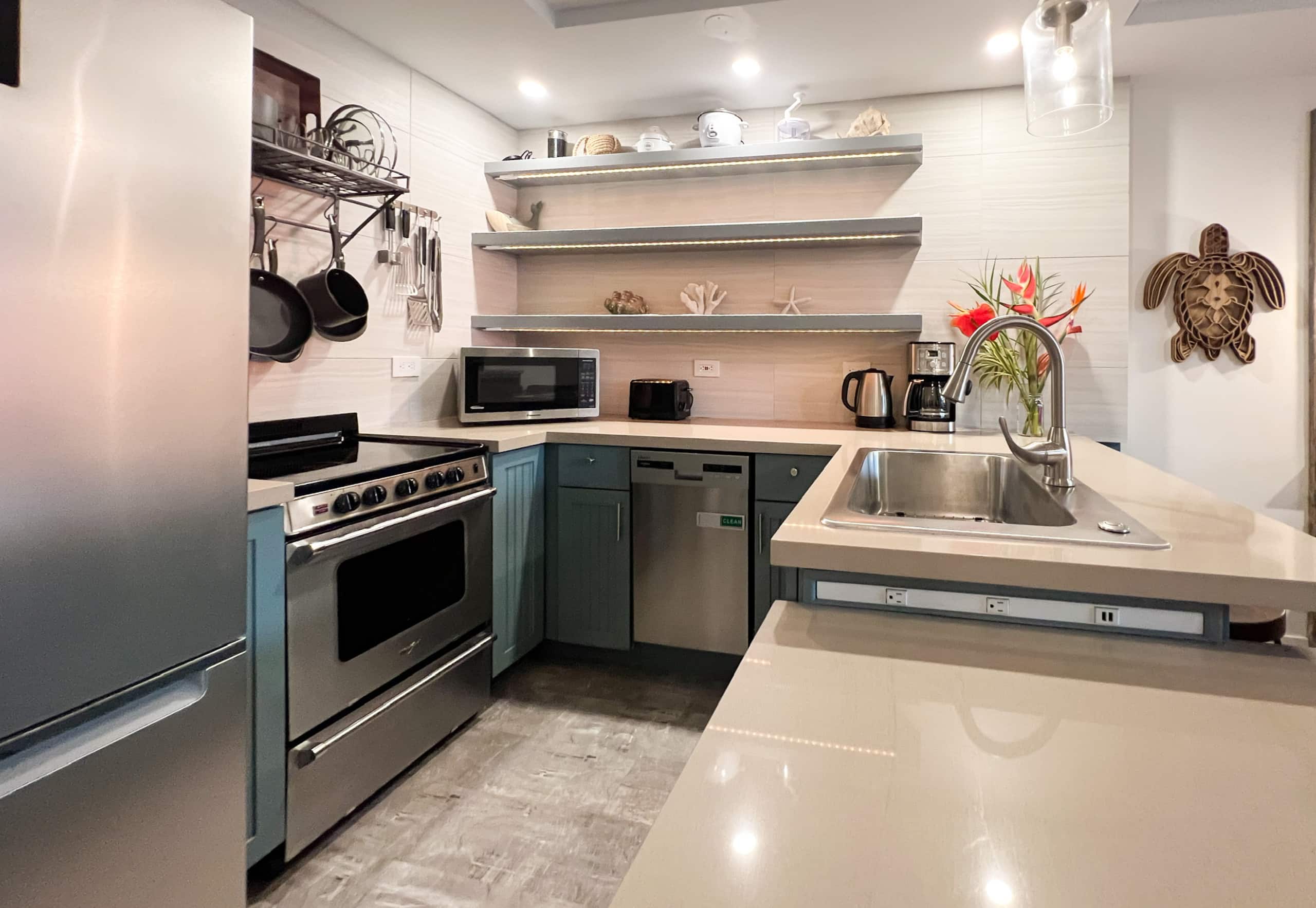 Condo in Kihei · ★4.95 · 1 bedroom · 3 beds · 1 bath - Image 8