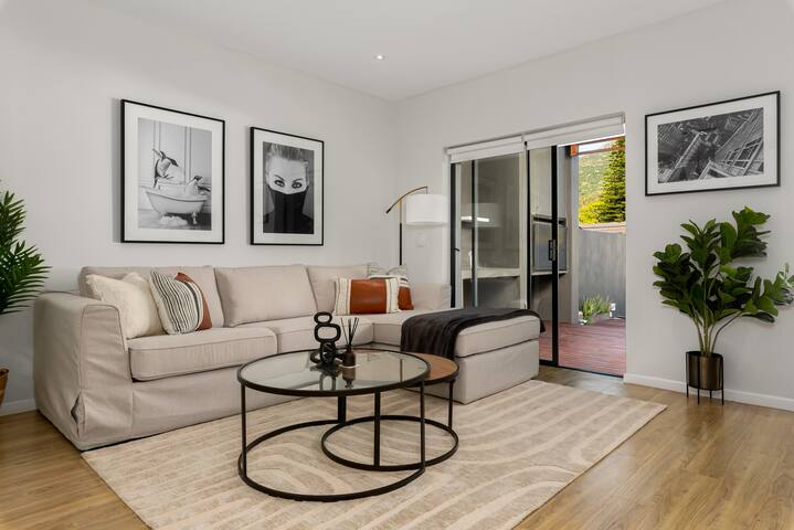 Stunning Apartment in Hout bay gallery image 5