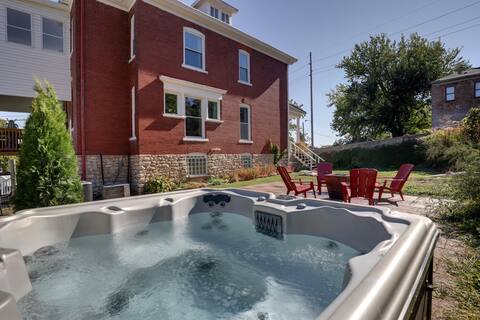 Winter Escape  - Private Hot Tub!