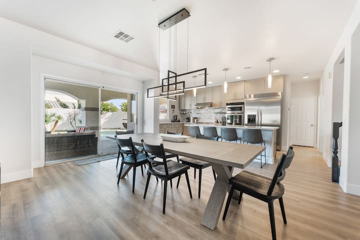 Luxury 6Br Villa w Pool and Outdoor Bar gallery image 4