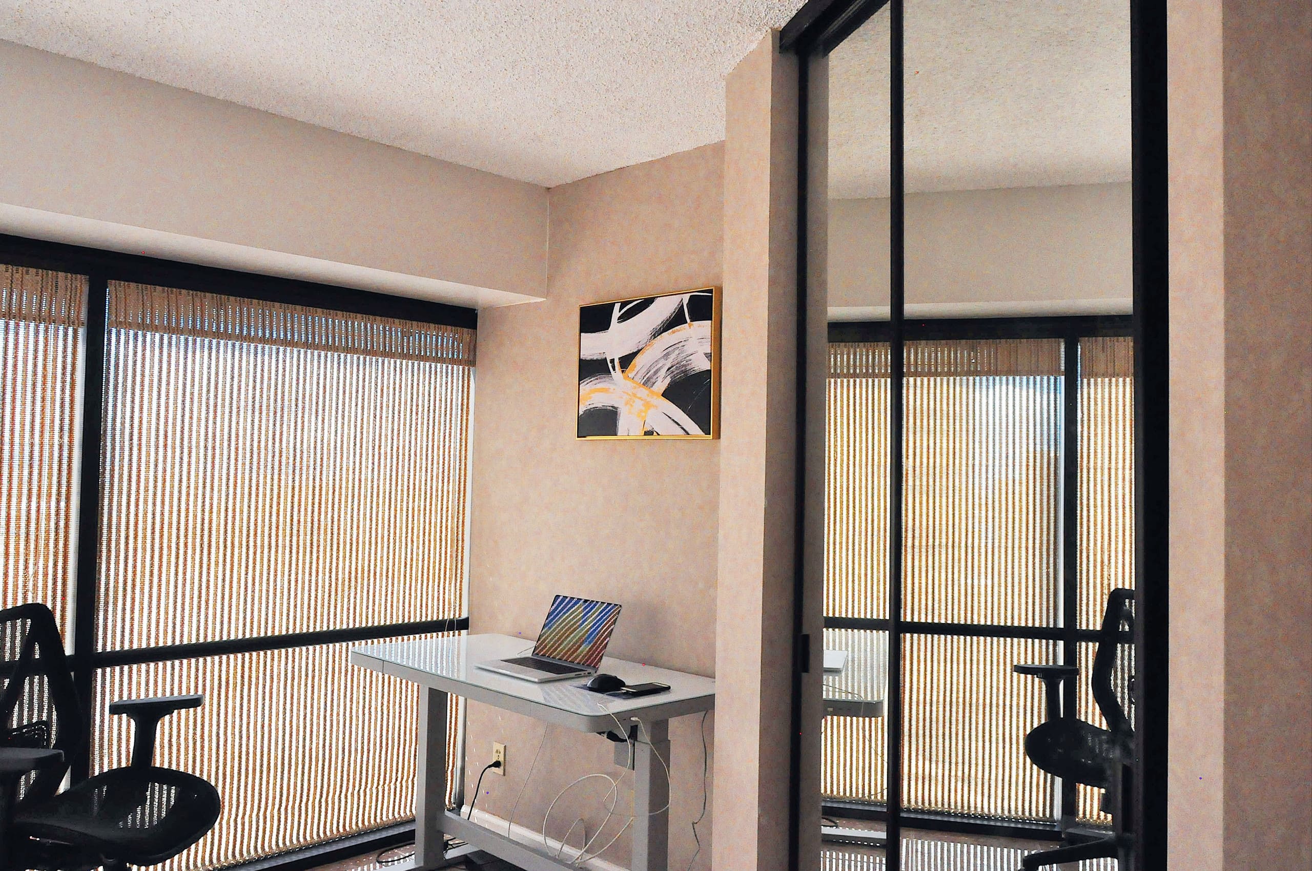 2BR+DEN Downtown Honolulu Ocean View Free Parking - Image 6