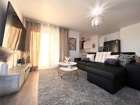 *Le Luxury Palace* Proche PARIS* Parking & Wifi*