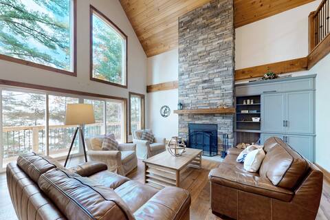 Big Muskoka Waterfront Cottage 5 Bedrooms/Sauna
