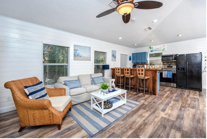 Relaxing Weeki Wachee Vacation Home - Weeki Wachee, FL