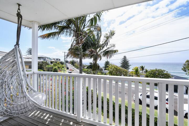 Warriewood Beachside 6 Bed House gallery image 4