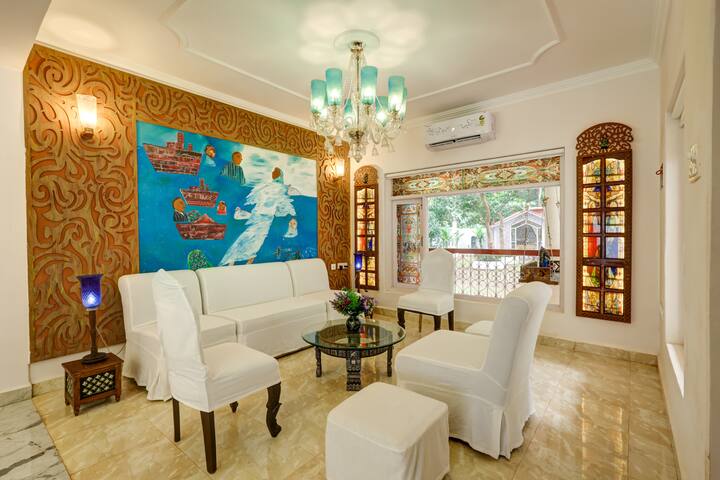 Living room image 3