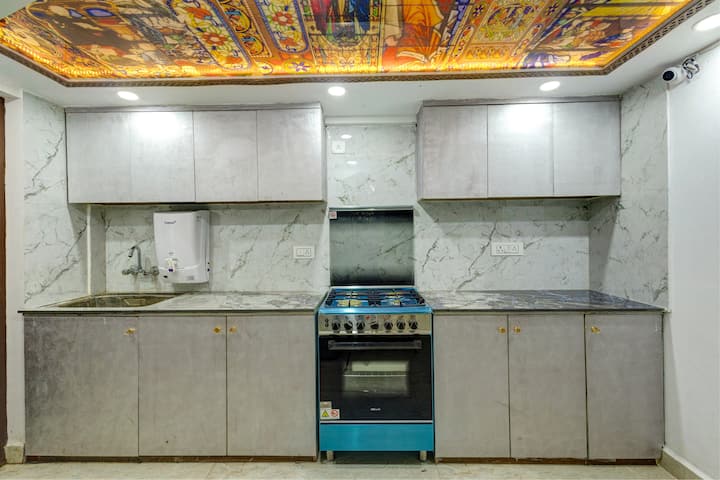 Full kitchen image 3
