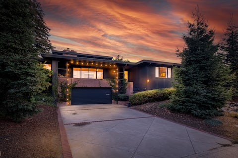 Spacious & Upgraded| Sleeps 10|Dock+Outdoor dining