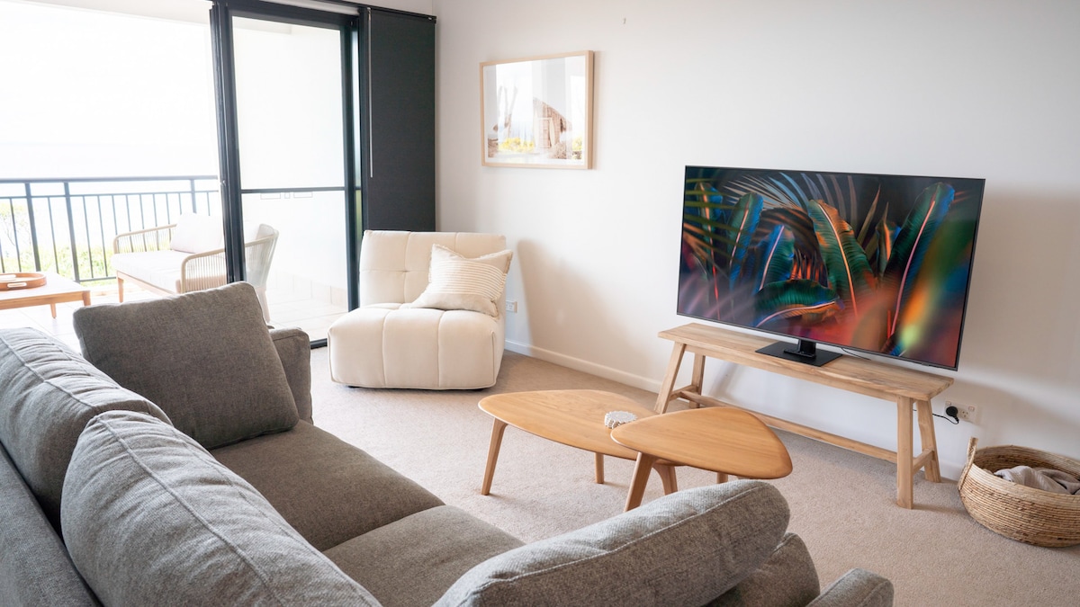 Top performing Airbnb: Coolum - Stunning views, modern and spacious in Coolum Beach
